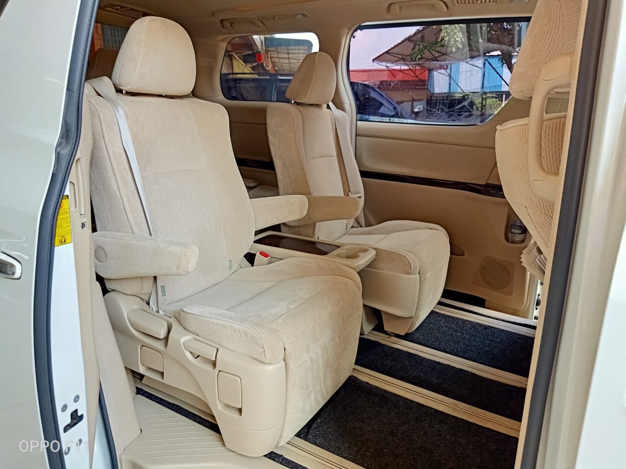 alphard-sewa-mobil-batam-8
